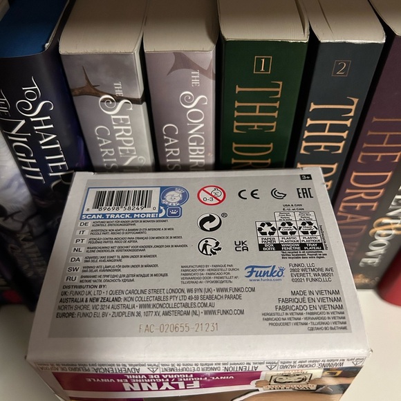 Funko Pop Disney Flynn AAA Exclusive - Picture 6 of 6